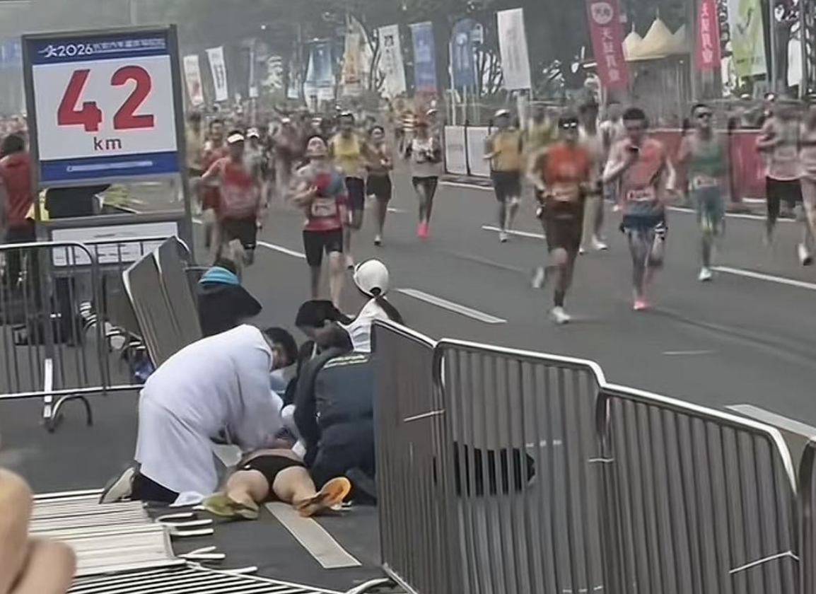 重庆马拉松一男选手意外去世！组委会曾发文“强烈建议体检”